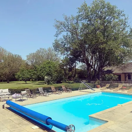 Hors Cadre/villa Avec Piscine *