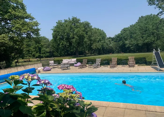 Hors Cadre/villa Avec Piscine بيت للعطل